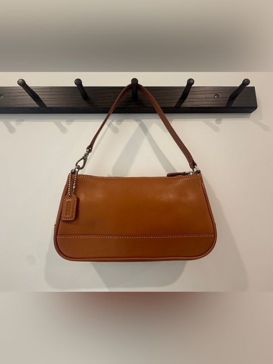 Coach Handbags - Vintage Coach Hamptons Demi Mini #7785 British Tan Leather Y2K Shoulder Bag